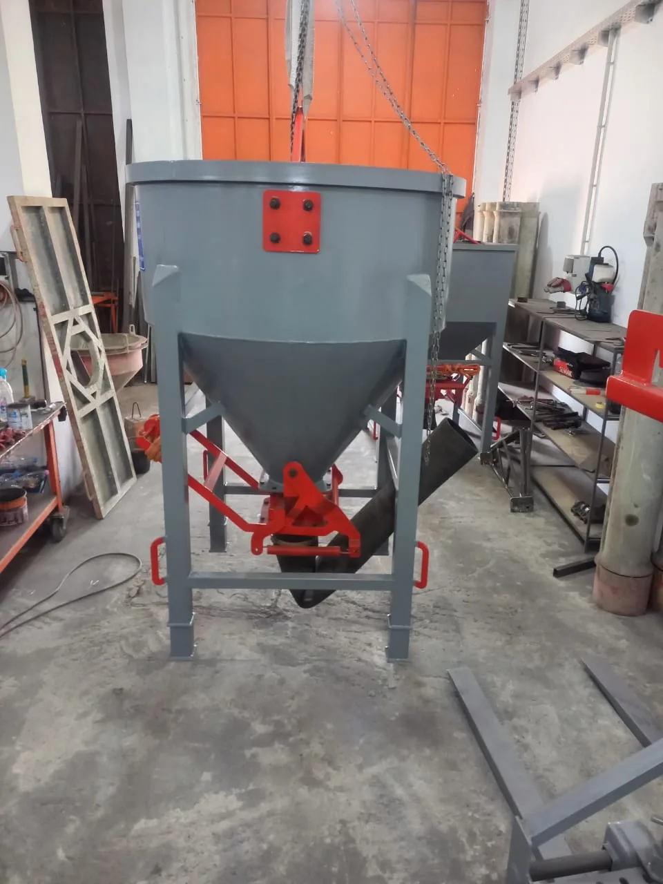 Round Concrete Bucket 1 m³ 3